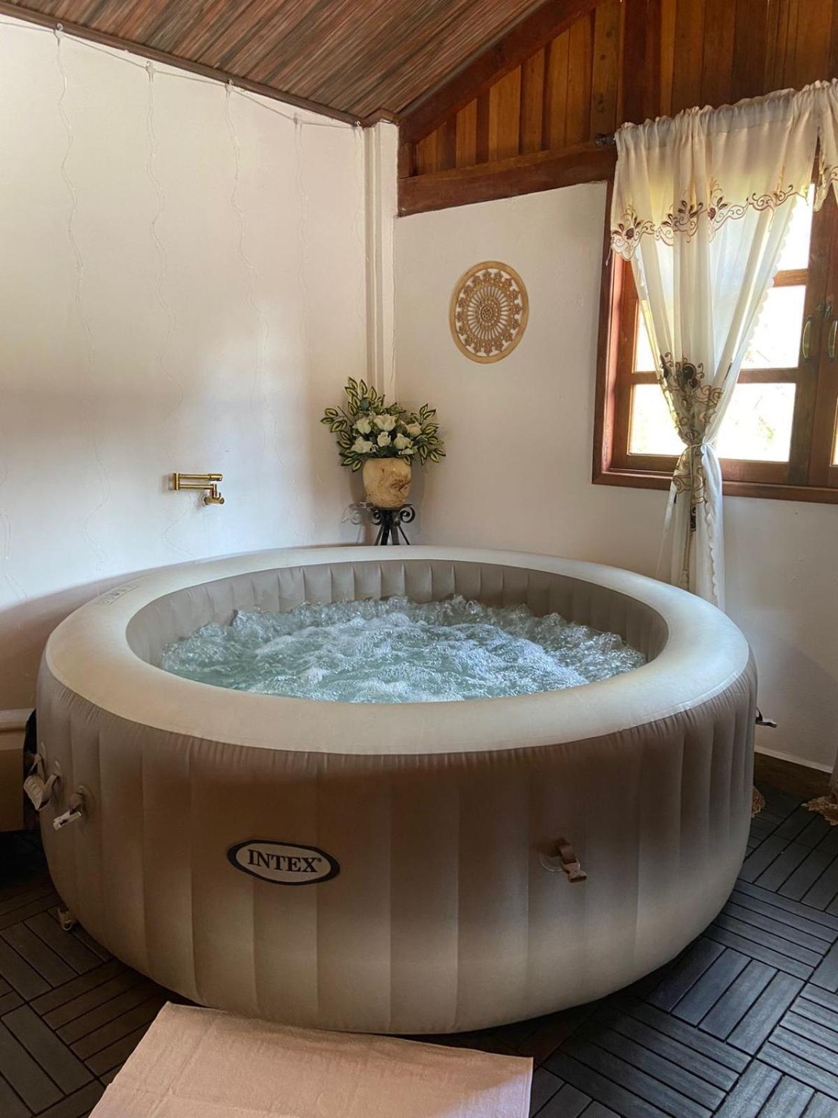 Cabana Com Jacuzzi Em Guararema Buitenkant foto